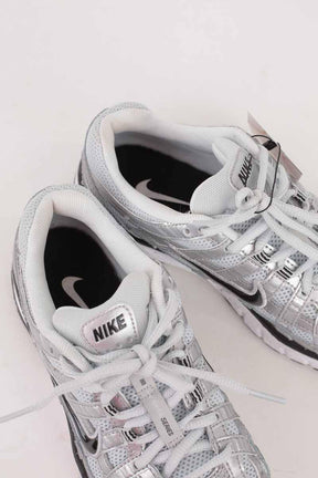 Baskets Nike P-6000 Argent