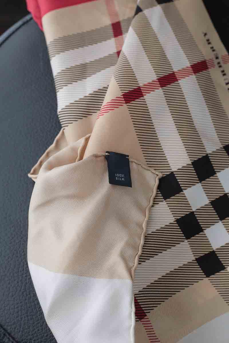Foulard Burberry de seconde main pour Femme
