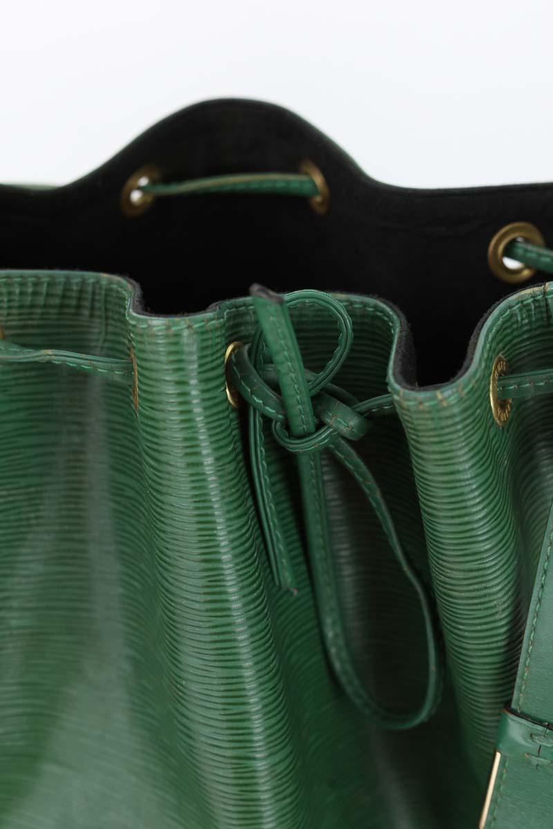 Sac à main Louis Vuitton Noe Vert