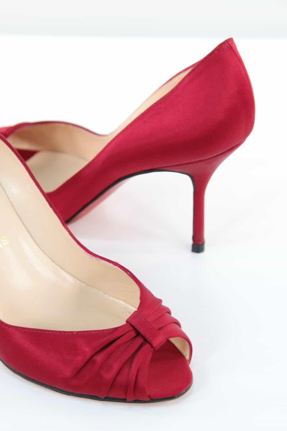  Christian Louboutin  Rouge