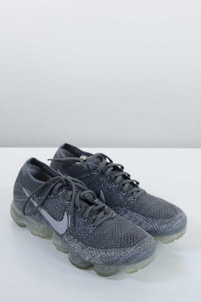  Nike  Gris