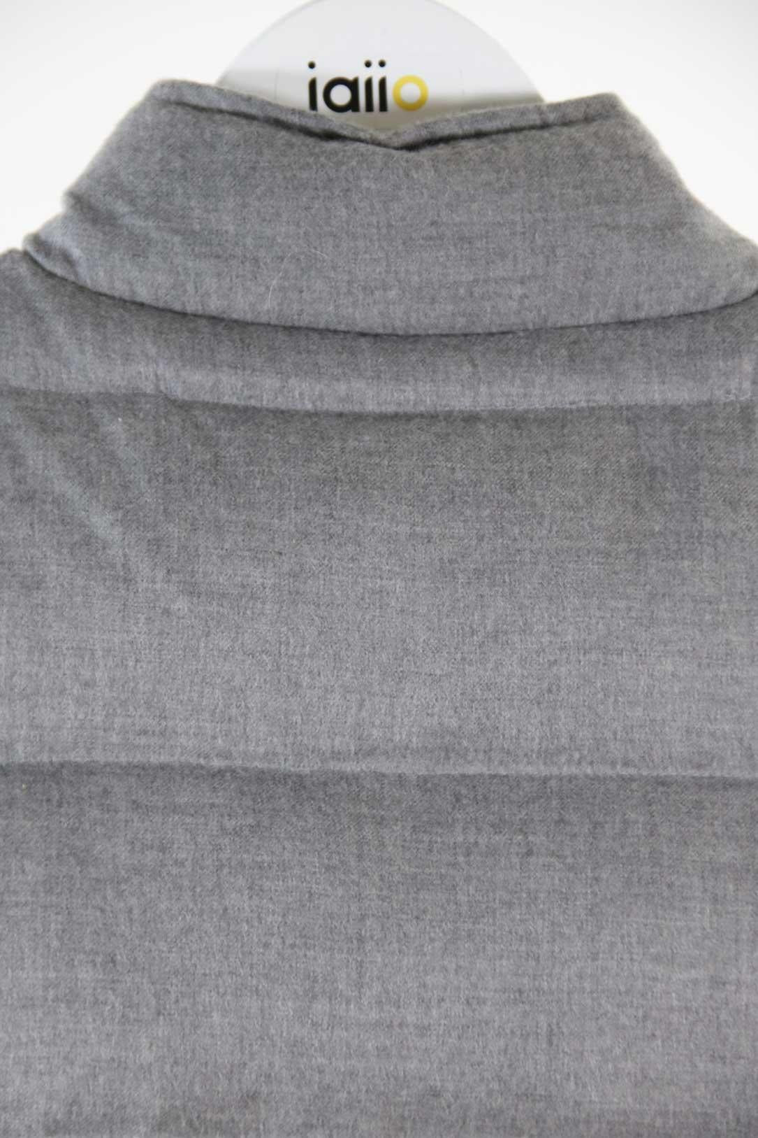 Autres Façonnable  Gris