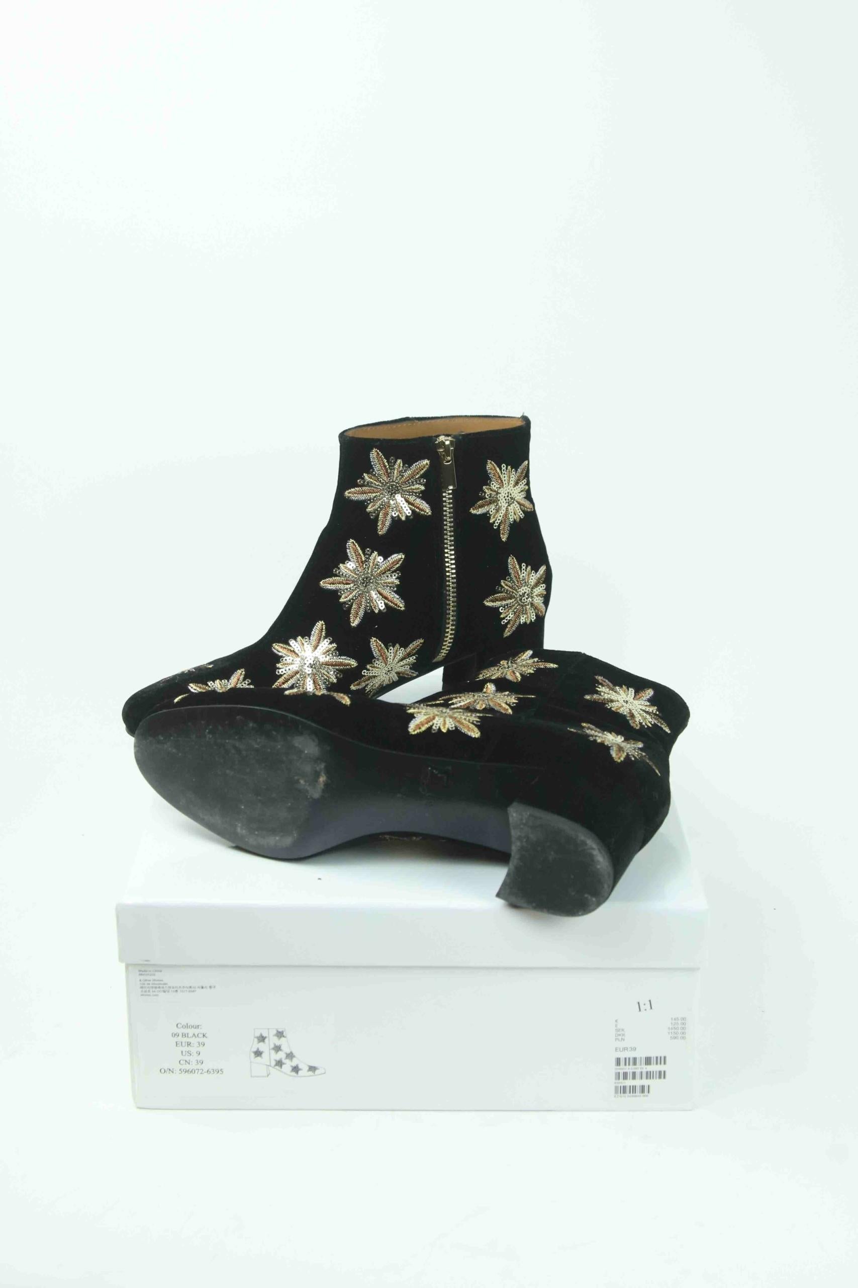 Autres & Other Stories  Noir