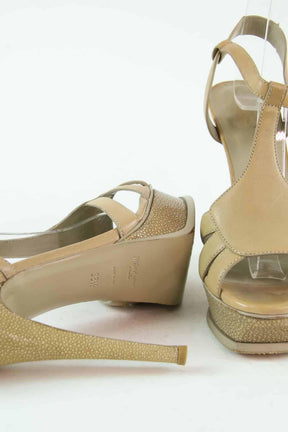 Talon modèle Tribute  Yves Saint Laurent  Beige