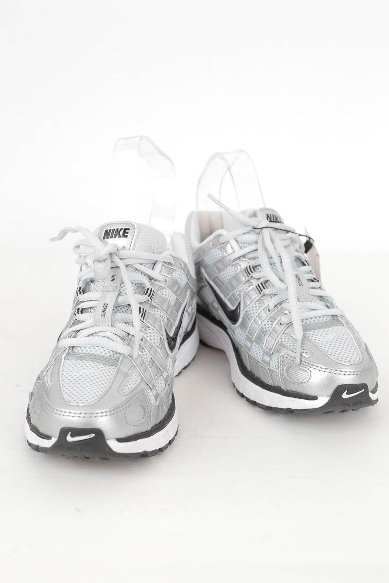 Baskets Nike P-6000 Argent