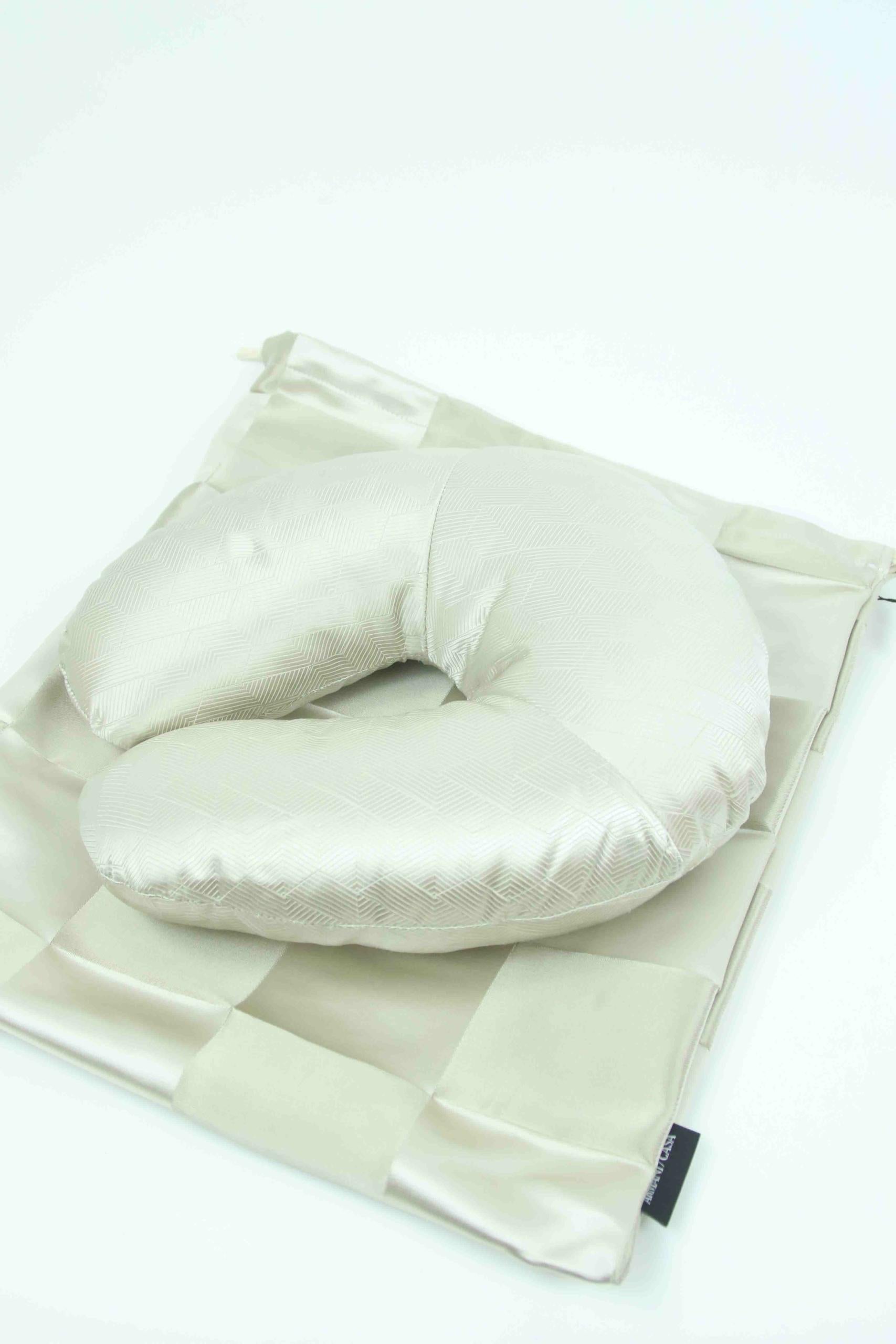 Coussin de voyage Armani  Beige