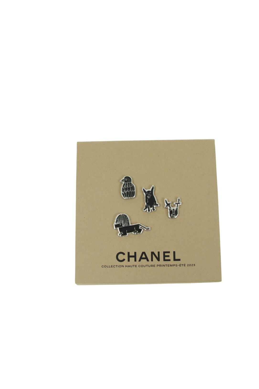 Pins Chanel collection printemps été 2023 Chanel  Noir