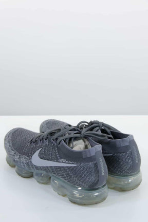  Nike  Gris