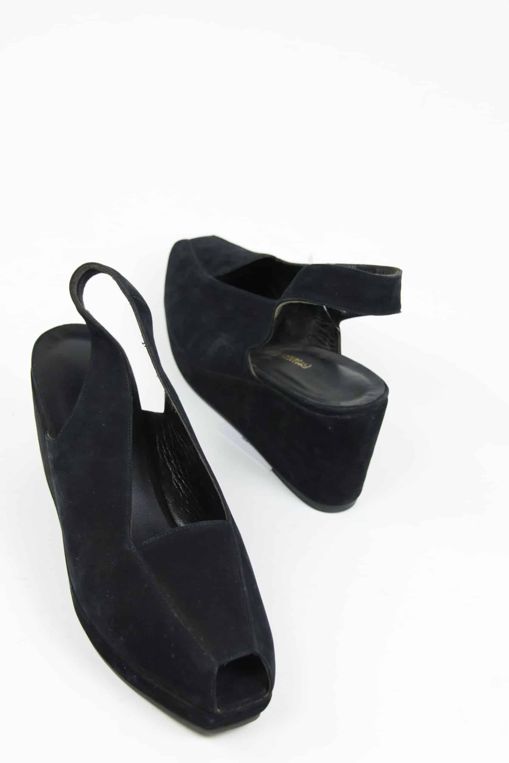  Emmanuelle Khanh  Noir