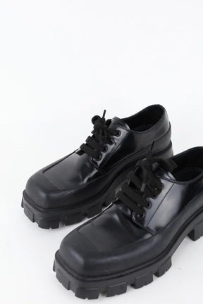 Chaussures à lacets Prada  Noir