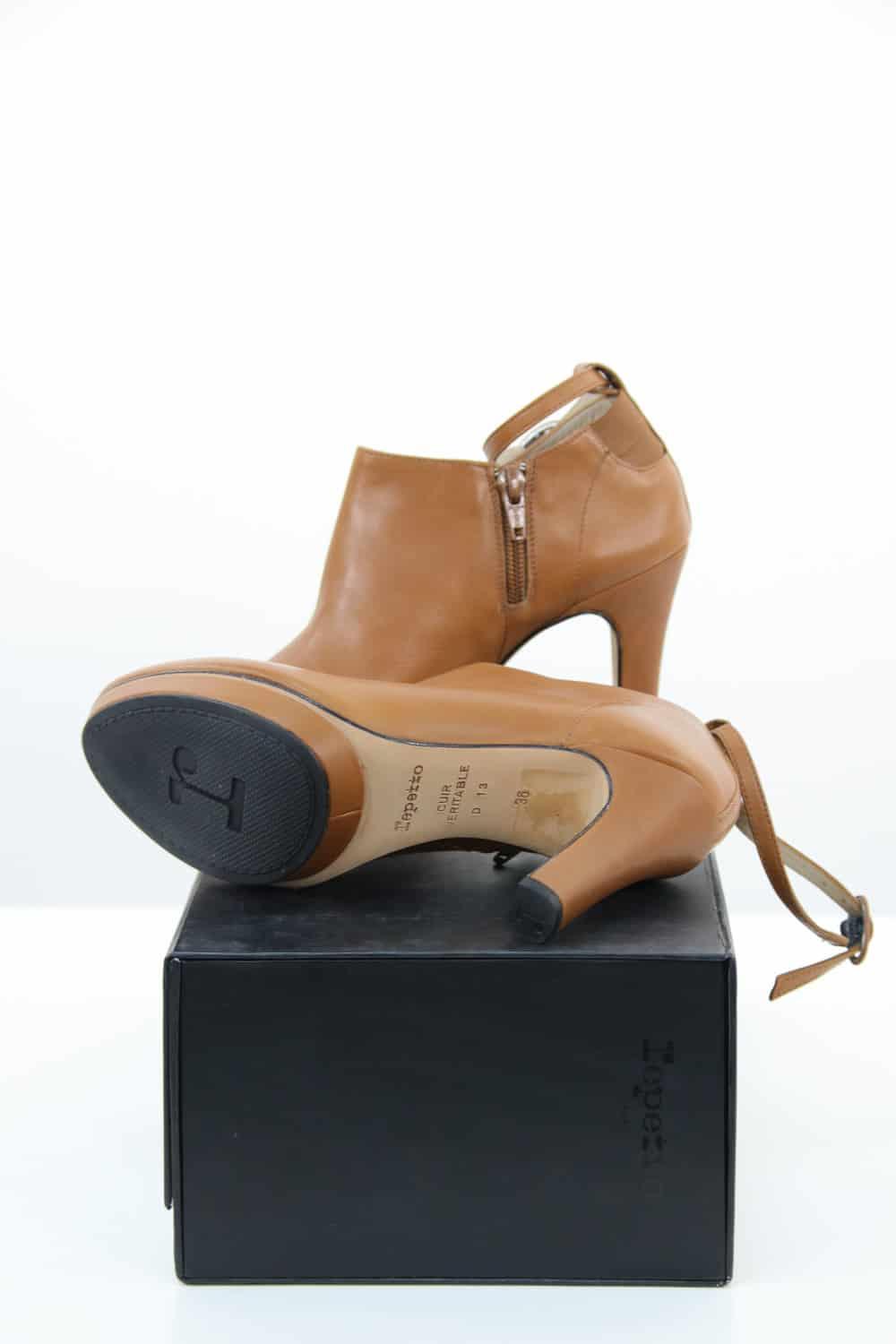 Boots Repetto de seconde main pour Femme - Main Image