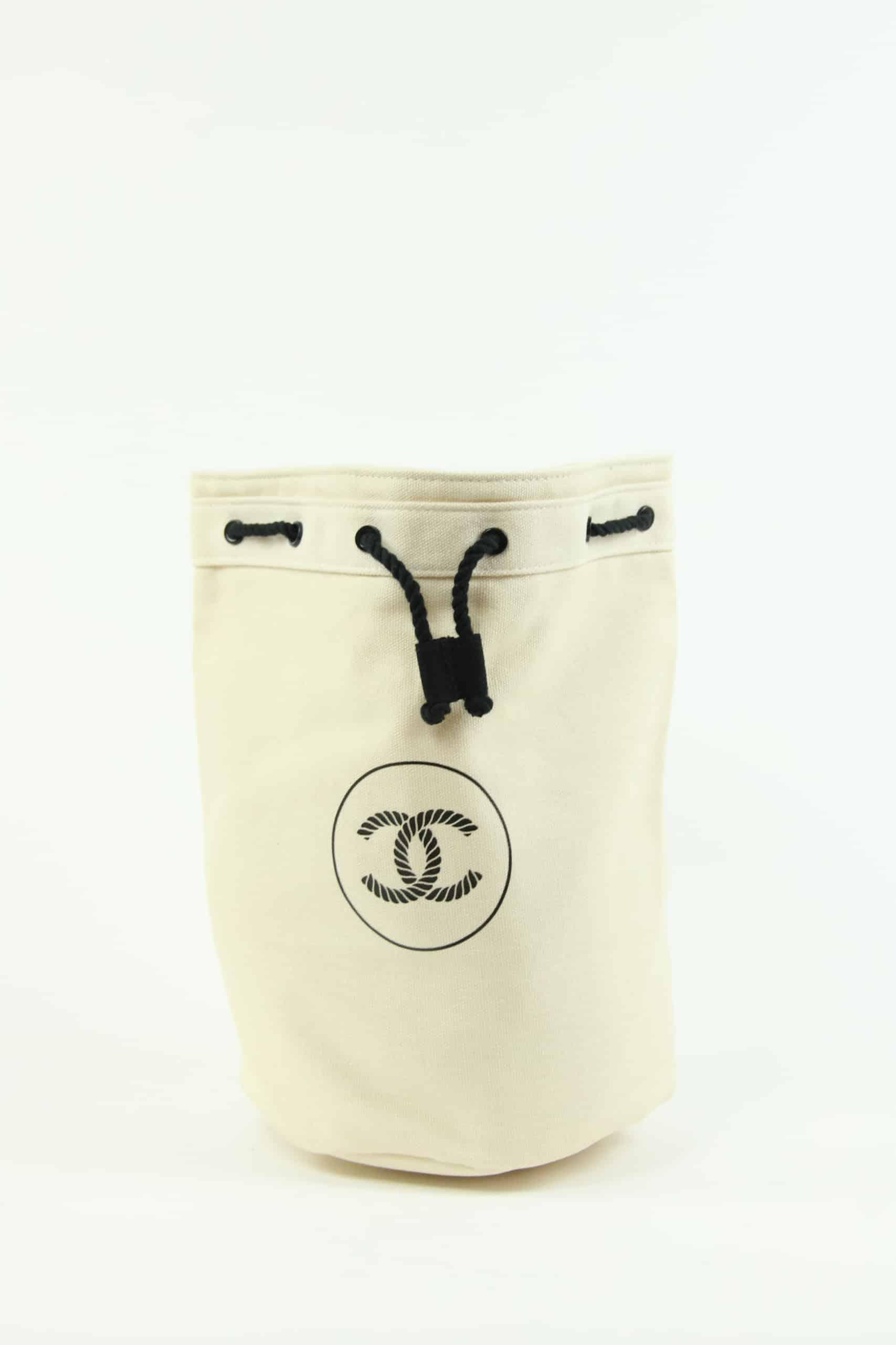 Vanity-cases, trousses de toilette Chanel Other Beige