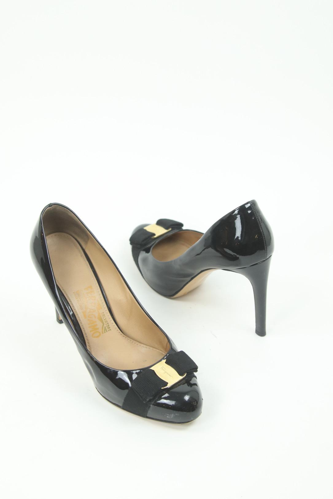 Escarpins vernis  Salvatore Ferragamo  Noir