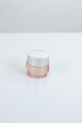  Clinique   Rose