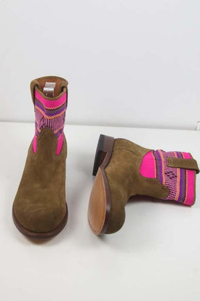 Autres Penelope Chilvers  Camel