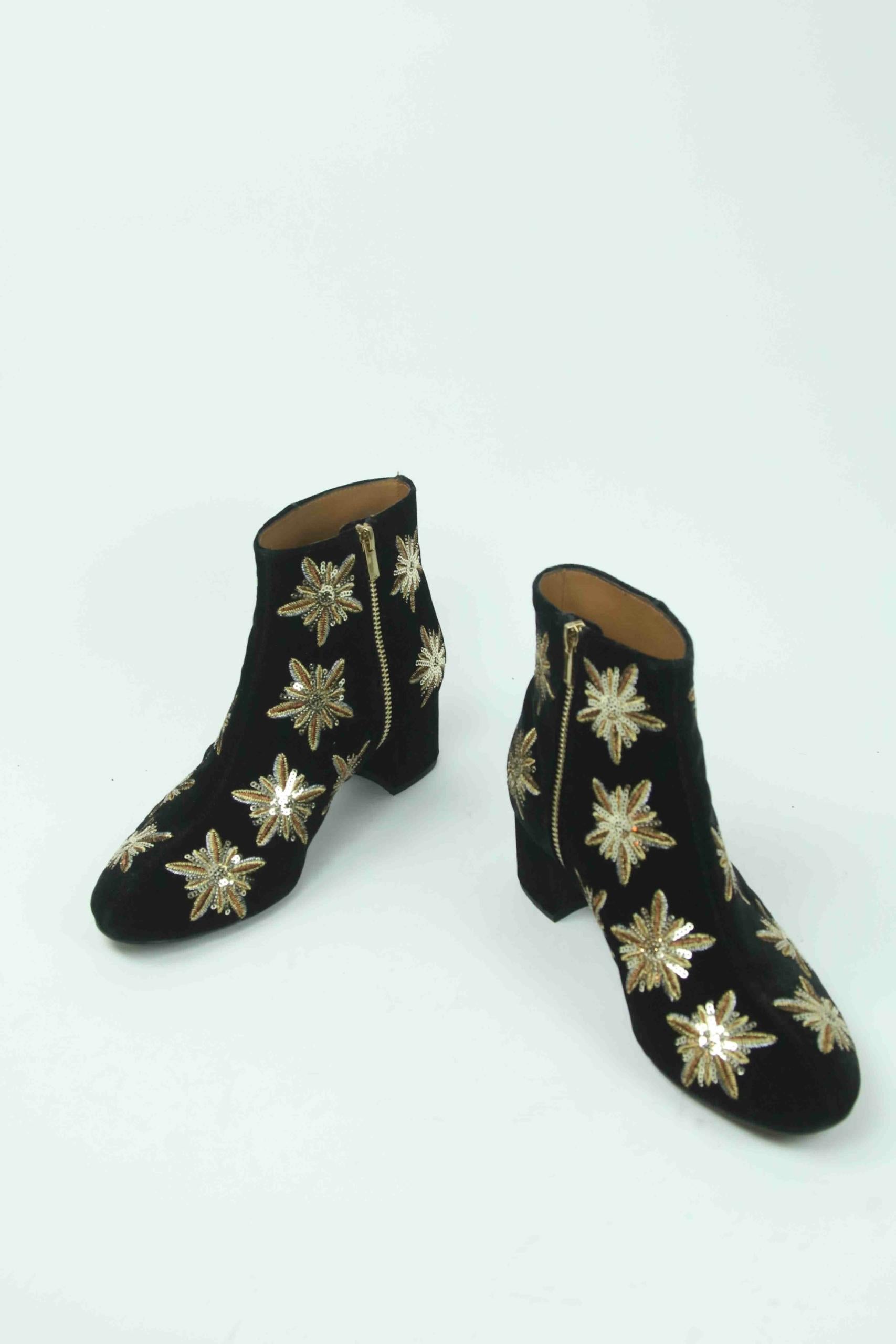 Autres & Other Stories  Noir