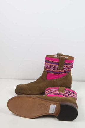 Autres Penelope Chilvers  Camel