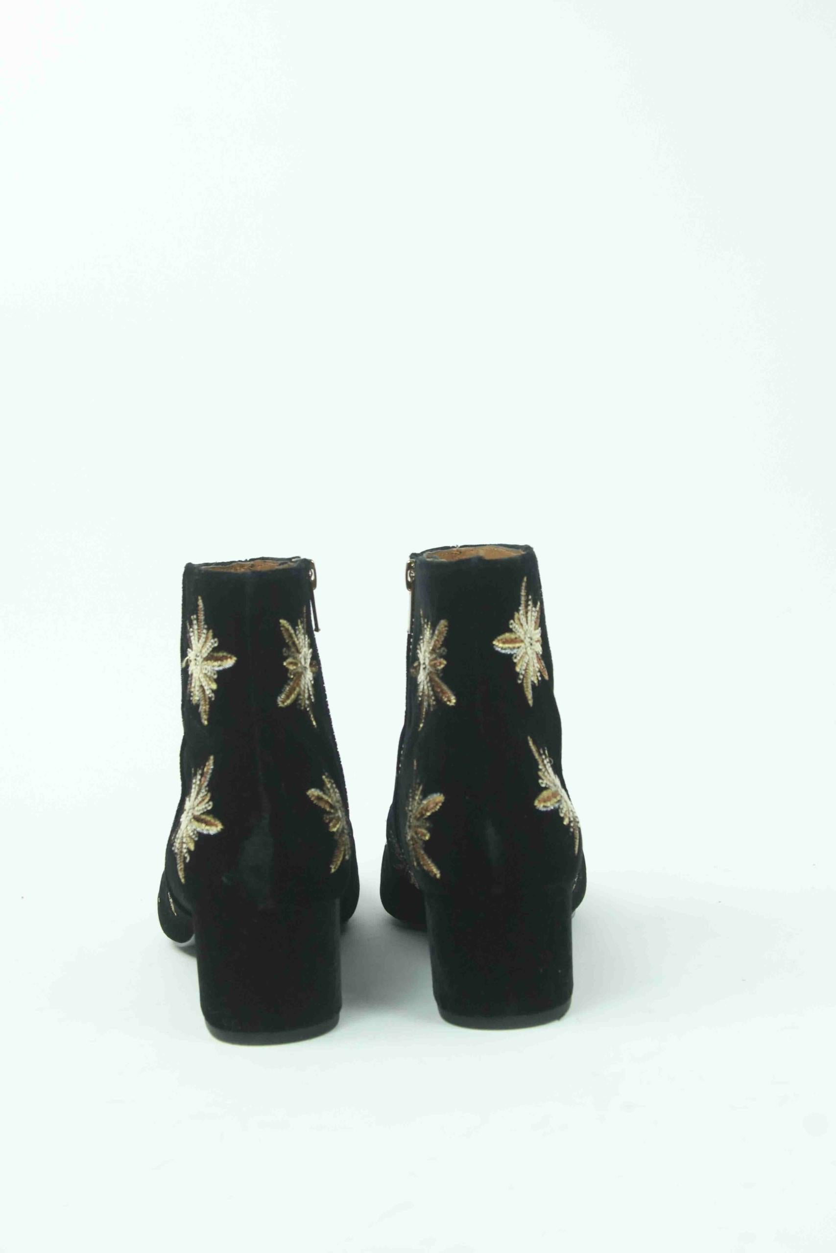 Autres & Other Stories  Noir