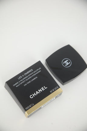 Fards à paupières Chanel  Noir